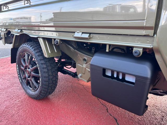 ハイゼットトラック ジャンボエクストラ　４ＷＤ　ＡＴ　マットタイヤ荷台しま板加工（8枚目）