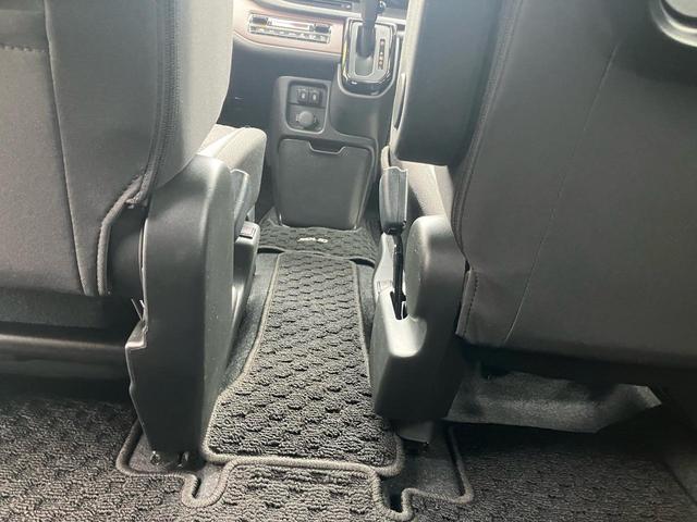 ソリオバンディット ハイブリッドＭＶ　４ＷＤ　デュアルカメラブレーキサポート　純正ナビ　全方位モニター　両側パワースライドドア　ＥＴＣ　ＵＳＢポート　ロールサンシェード　後席テーブル　パーキングソナー　ＨＵＤ　前席シートヒーター　キーレス（38枚目）