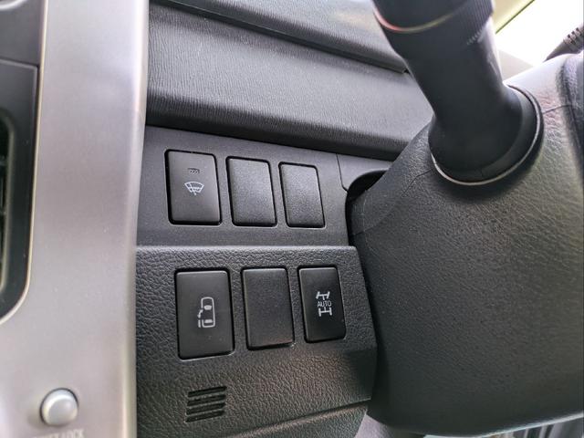 ノア Ｘ　Ｌセレクション　切替式４ＷＤ　７人乗り　後席フリップダウンモニター　フロントワイパーデアイサー　パワースライドドア　フルセグ対応社外ナビ　エンジンスターター　セカンドシート回転機構　フォグ　ＥＴＣ　キーレスキー（17枚目）