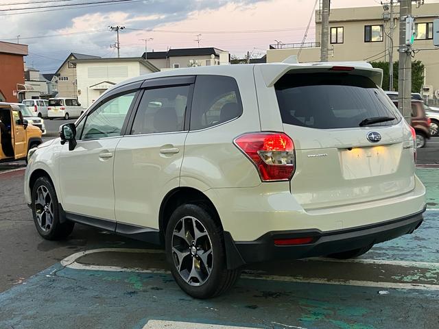 フォレスター Ｓ－リミテッド　４ＷＤ　アイサイト　フルセグナビ　Ｂｌｕｅｔｏｏｔｈ　バックカメラ　ＥＴＣ　ＬＥＤデイライト　純正１８インチアルミ　ハーフレザーシート　パワーシート　前席シートヒーター　Ｘ－ＭＯＤＥ　パドルシフト（5枚目）
