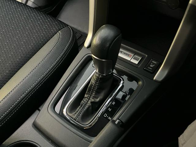 フォレスター Ｓ－リミテッド　４ＷＤ　アイサイト　フルセグナビ　Ｂｌｕｅｔｏｏｔｈ　バックカメラ　ＥＴＣ　ＬＥＤデイライト　純正１８インチアルミ　ハーフレザーシート　パワーシート　前席シートヒーター　Ｘ－ＭＯＤＥ　パドルシフト（13枚目）