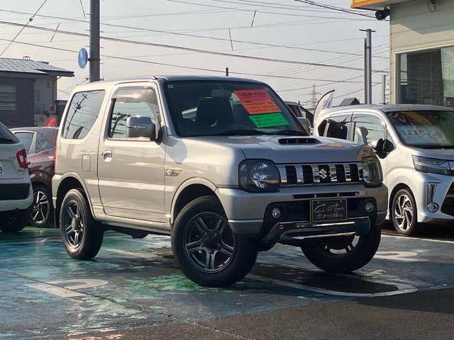 ジムニー ランドベンチャー　４ＷＤ　５速マニュアル　オプションカラー　特別仕様車　ハーフレザーシート　フルセグナビ　シートヒーター　ミラーヒーター　背面タイヤハードカバー　純正１６インチアルミホイール　クロムメッキバンパーカバー（2枚目）