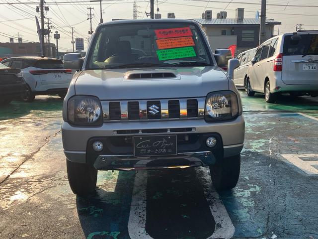 ジムニー ランドベンチャー　４ＷＤ　５速マニュアル　オプションカラー　特別仕様車　ハーフレザーシート　フルセグナビ　シートヒーター　ミラーヒーター　背面タイヤハードカバー　純正１６インチアルミホイール　クロムメッキバンパーカバー（3枚目）