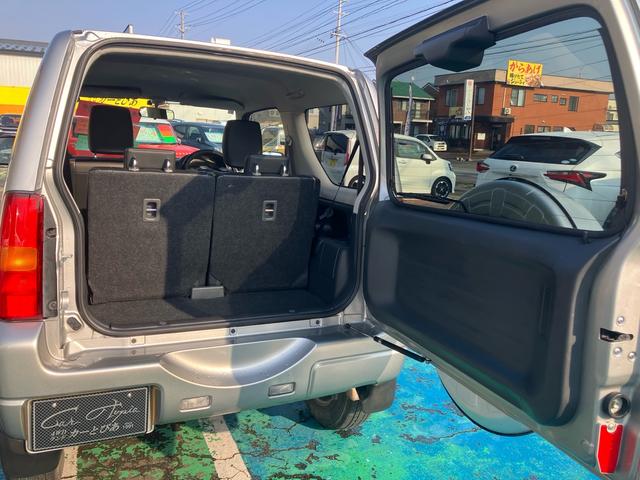 ジムニー ランドベンチャー　４ＷＤ　５速マニュアル　オプションカラー　特別仕様車　ハーフレザーシート　フルセグナビ　シートヒーター　ミラーヒーター　背面タイヤハードカバー　純正１６インチアルミホイール　クロムメッキバンパーカバー（14枚目）