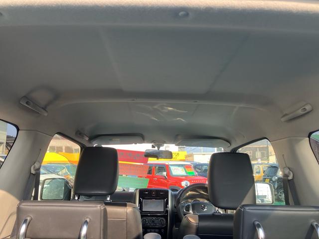 ジムニー ランドベンチャー　４ＷＤ　５速マニュアル　オプションカラー　特別仕様車　ハーフレザーシート　フルセグナビ　シートヒーター　ミラーヒーター　背面タイヤハードカバー　純正１６インチアルミホイール　クロムメッキバンパーカバー（17枚目）