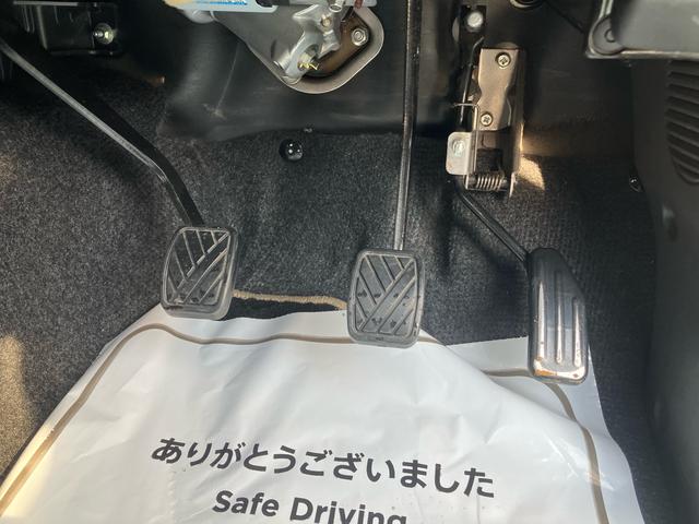 ジムニー ランドベンチャー　４ＷＤ　５速マニュアル　オプションカラー　特別仕様車　ハーフレザーシート　フルセグナビ　シートヒーター　ミラーヒーター　背面タイヤハードカバー　純正１６インチアルミホイール　クロムメッキバンパーカバー（34枚目）