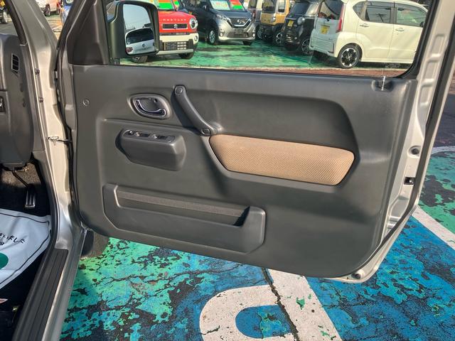 ジムニー ランドベンチャー　４ＷＤ　５速マニュアル　オプションカラー　特別仕様車　ハーフレザーシート　フルセグナビ　シートヒーター　ミラーヒーター　背面タイヤハードカバー　純正１６インチアルミホイール　クロムメッキバンパーカバー（39枚目）