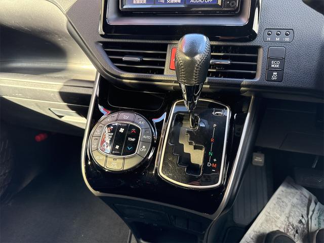 ヴォクシー ZS 煌II 4WD 8人乗り トヨタセーフティセンス 両側パワースライドドア LEDヘッドライト/フォグ オートハイビーム ナビ Bluetooth バックカメラ 純正16インチアルミ フロントワイパーデアイサー(14枚目)