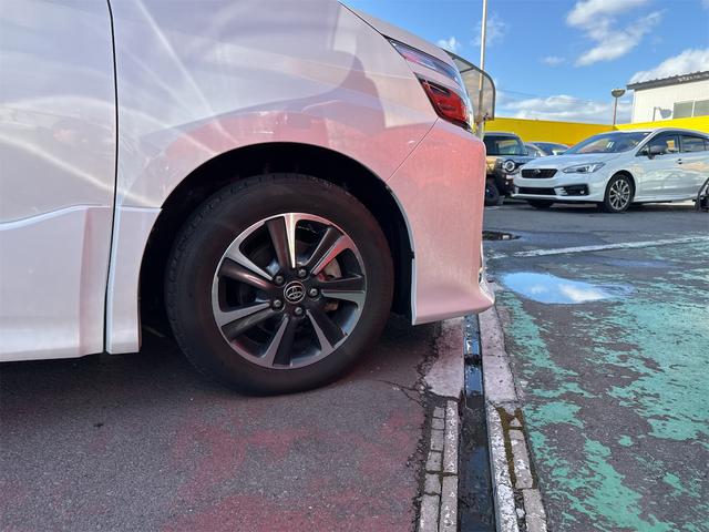 ヴォクシー ZS 煌II 4WD 8人乗り トヨタセーフティセンス 両側パワースライドドア LEDヘッドライト/フォグ オートハイビーム ナビ Bluetooth バックカメラ 純正16インチアルミ フロントワイパーデアイサー(27枚目)