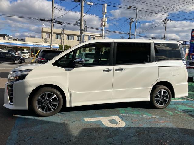 ヴォクシー ZS 煌II 4WD 8人乗り トヨタセーフティセンス 両側パワースライドドア LEDヘッドライト/フォグ オートハイビーム ナビ Bluetooth バックカメラ 純正16インチアルミ フロントワイパーデアイサー(33枚目)