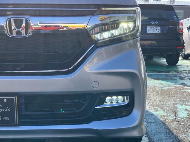 Ｎ－ＢＯＸカスタム Ｇ・ＥＸターボホンダセンシング　４ＷＤ　助手席スーパースライドシート　純正フルセグナビ　バックカメラ　両側パワースライドドア　ハーフレザーシート　パドルシフト　追従式クルーズコントロール　ＬＥＤヘッドライト　純正１５インチアルミ（5枚目）