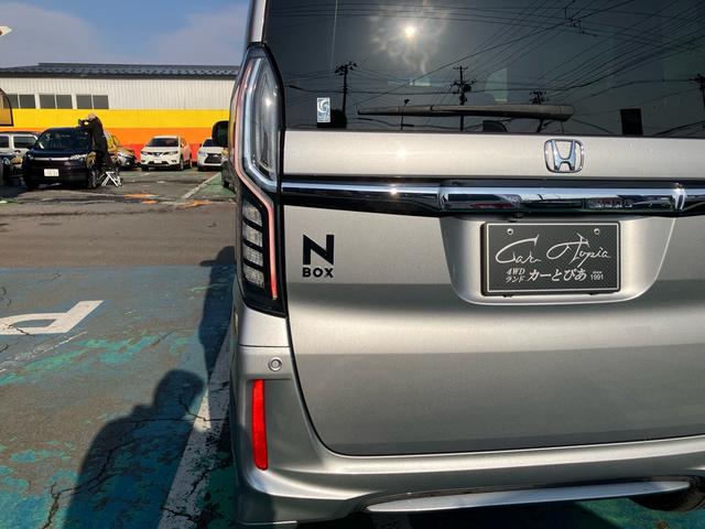 Ｎ－ＢＯＸカスタム Ｇ・ＥＸターボホンダセンシング　４ＷＤ　助手席スーパースライドシート　純正フルセグナビ　バックカメラ　両側パワースライドドア　ハーフレザーシート　パドルシフト　追従式クルーズコントロール　ＬＥＤヘッドライト　純正１５インチアルミ（11枚目）