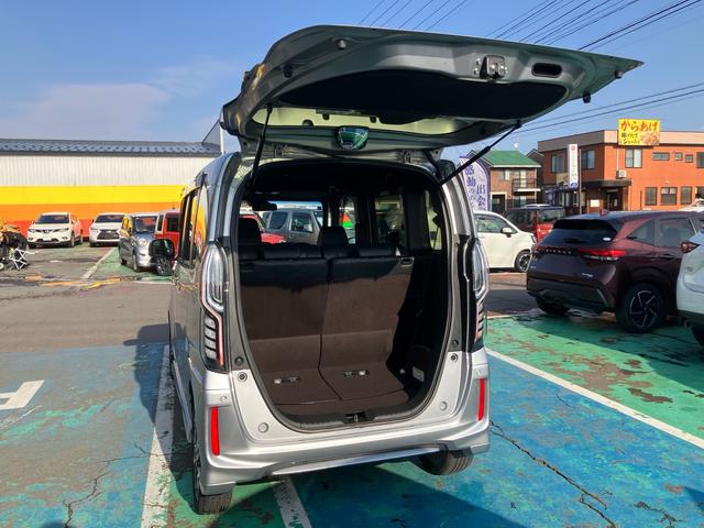 Ｎ－ＢＯＸカスタム Ｇ・ＥＸターボホンダセンシング　４ＷＤ　助手席スーパースライドシート　純正フルセグナビ　バックカメラ　両側パワースライドドア　ハーフレザーシート　パドルシフト　追従式クルーズコントロール　ＬＥＤヘッドライト　純正１５インチアルミ（13枚目）