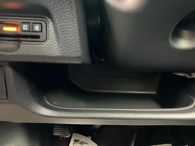 Ｎ－ＢＯＸカスタム Ｇ・ＥＸターボホンダセンシング　４ＷＤ　助手席スーパースライドシート　純正フルセグナビ　バックカメラ　両側パワースライドドア　ハーフレザーシート　パドルシフト　追従式クルーズコントロール　ＬＥＤヘッドライト　純正１５インチアルミ（31枚目）