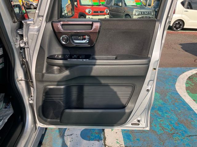 Ｎ－ＢＯＸカスタム Ｇ・ＥＸターボホンダセンシング　４ＷＤ　助手席スーパースライドシート　純正フルセグナビ　バックカメラ　両側パワースライドドア　ハーフレザーシート　パドルシフト　追従式クルーズコントロール　ＬＥＤヘッドライト　純正１５インチアルミ（49枚目）