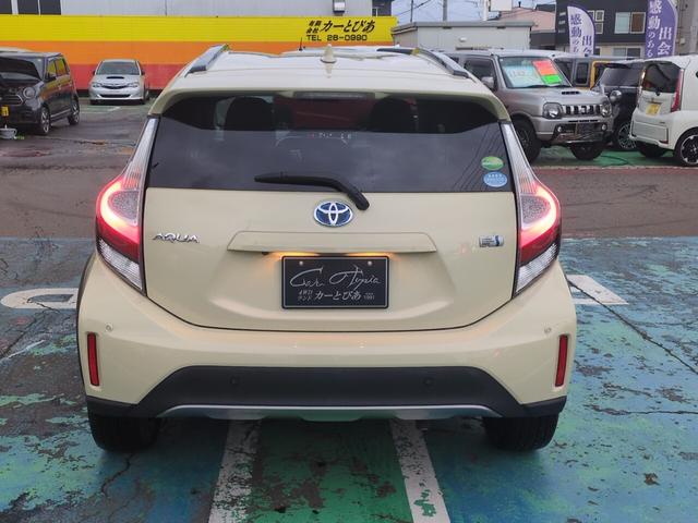 アクア クロスオーバー ハイブリッド ハーフレザーシート フルセグ対応純正ナビ Bluetooth バックカメラ ワイパーデアイサー ETC ステアリングスイッチ フォグ クリアランスソナー 先行車発進 オートハイビーム(6枚目)