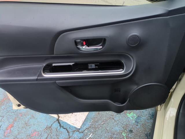 アクア クロスオーバー ハイブリッド ハーフレザーシート フルセグ対応純正ナビ Bluetooth バックカメラ ワイパーデアイサー ETC ステアリングスイッチ フォグ クリアランスソナー 先行車発進 オートハイビーム(33枚目)