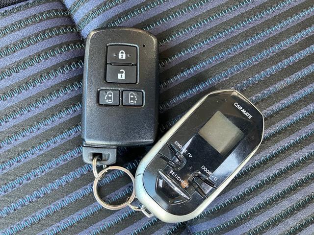 ヴォクシー ＺＳ　煌　４ＷＤ　エンジンスターター　Ｔコネクトナビ　リヤモニター　車高調　スマートキー＆プッシュスタート　Ｗエアコン　ＬＥＤヘッドライト　横滑り防止　アイドリングストップ（8枚目）