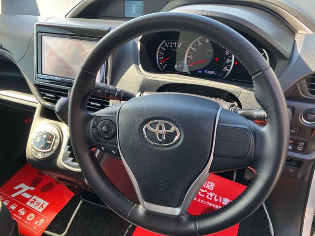 ヴォクシー ＺＳ　煌　４ＷＤ　エンジンスターター　Ｔコネクトナビ　リヤモニター　車高調　スマートキー＆プッシュスタート　Ｗエアコン　ＬＥＤヘッドライト　横滑り防止　アイドリングストップ（15枚目）
