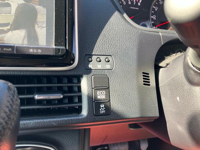 ヴォクシー ＺＳ　煌　４ＷＤ　エンジンスターター　Ｔコネクトナビ　リヤモニター　車高調　スマートキー＆プッシュスタート　Ｗエアコン　ＬＥＤヘッドライト　横滑り防止　アイドリングストップ（22枚目）