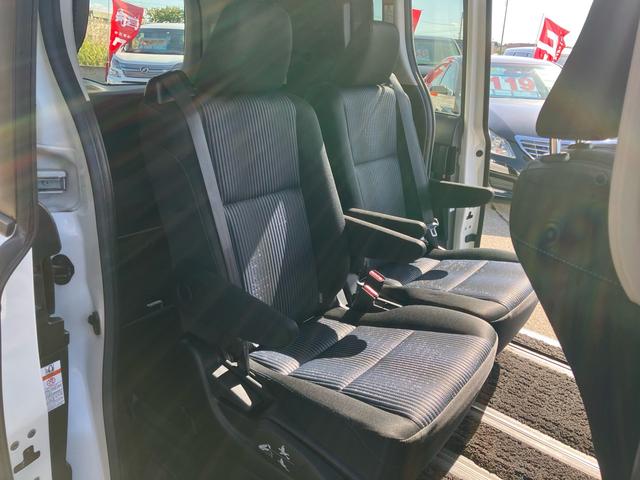 ヴォクシー ＺＳ　煌　４ＷＤ　エンジンスターター　Ｔコネクトナビ　リヤモニター　車高調　スマートキー＆プッシュスタート　Ｗエアコン　ＬＥＤヘッドライト　横滑り防止　アイドリングストップ（36枚目）