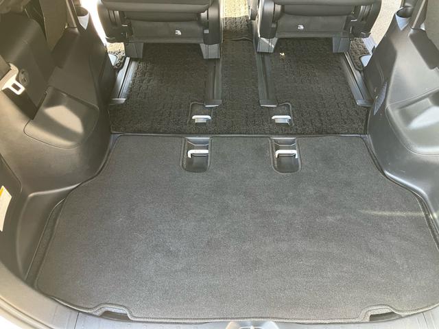 ヴォクシー ＺＳ　煌　４ＷＤ　エンジンスターター　Ｔコネクトナビ　リヤモニター　車高調　スマートキー＆プッシュスタート　Ｗエアコン　ＬＥＤヘッドライト　横滑り防止　アイドリングストップ（44枚目）