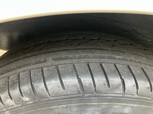 ハイエースバン ロングＤＸ　４ＷＤ　フロントスポイラー　３（６）人乗り　電動格納ドアミラー　キーレス　タイミングベルト交換済み　同色バンパー　ナビＴＶ　バックカメラ　ＥＴＣ　記録簿（12枚目）