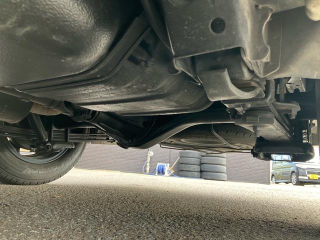 ハイエースバン ロングＤＸ　４ＷＤ　フロントスポイラー　３（６）人乗り　電動格納ドアミラー　キーレス　タイミングベルト交換済み　同色バンパー　ナビＴＶ　バックカメラ　ＥＴＣ　記録簿（16枚目）