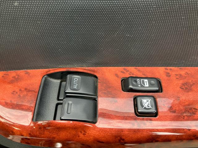 ハイエースバン ロングＤＸ　４ＷＤ　フロントスポイラー　３（６）人乗り　電動格納ドアミラー　キーレス　タイミングベルト交換済み　同色バンパー　ナビＴＶ　バックカメラ　ＥＴＣ　記録簿（30枚目）