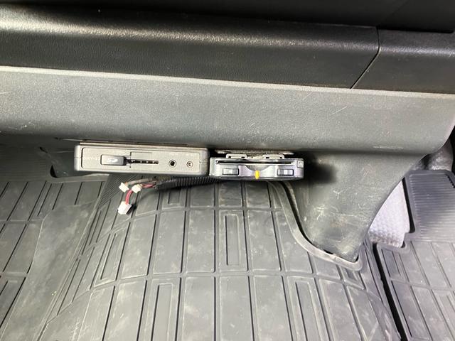 ハイエースバン ロングＤＸ　４ＷＤ　フロントスポイラー　３（６）人乗り　電動格納ドアミラー　キーレス　タイミングベルト交換済み　同色バンパー　ナビＴＶ　バックカメラ　ＥＴＣ　記録簿（35枚目）