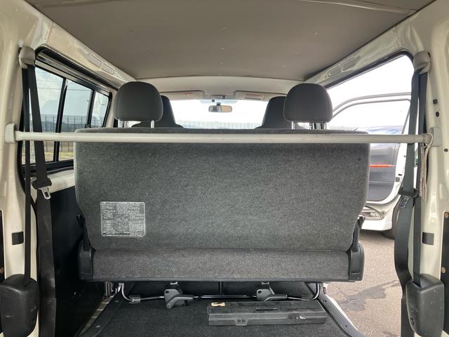 ハイエースバン ロングＤＸ　４ＷＤ　フロントスポイラー　３（６）人乗り　電動格納ドアミラー　キーレス　タイミングベルト交換済み　同色バンパー　ナビＴＶ　バックカメラ　ＥＴＣ　記録簿（43枚目）
