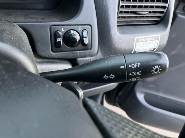 プレオ ＲＳリミテッドＩＩ　４ＷＤ　スーパーチャージャー　キーレスエントリー　電動格納ミラー　ＣＶＴ　ＣＤ　ＭＤ　アルミホイール　衝突安全ボディ　エアコン　パワーステアリング　パワーウィンドウ（7枚目）