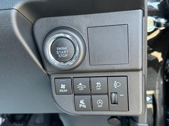 ハイゼットカーゴ クルーズターボ　４ＷＤ　ターボ　視界補助パック付き　デジタルスマートインナーミラー　バックカメラ　キーフリーシステム　パワーウィンドウ　両側イージークローザー　オーバーヘッドシェルフ　スマートアシスト　同色バンパー（18枚目）