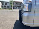 ＫＣエアコン・パワステ　５速マニュアル　４ＷＤ　社外バンパーガード　鳥居ゲートガード　社外オーバーフェンダー　テールランプガード　荷台マット　ゲートプロテクター　ユーティリティパネル　社外１４アルミホイール　ホワイトレター（17枚目）