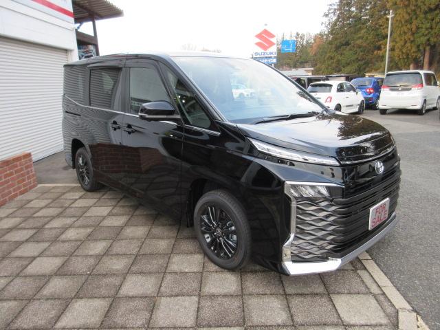 ヴォクシー ハイブリッドＳ－Ｚ　４ＷＤ　ＥＴＣ　全周囲カメラ　ナビ　ＴＶ　クリアランスソナー　オートクルーズコントロール　レーンアシスト　パークアシスト　衝突被害軽減システム　オートマチックハイビーム　ＬＥＤヘッドランプ（17枚目）