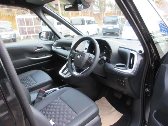 ヴォクシー ハイブリッドＳ－Ｚ　４ＷＤ　ＥＴＣ　全周囲カメラ　ナビ　ＴＶ　クリアランスソナー　オートクルーズコントロール　レーンアシスト　パークアシスト　衝突被害軽減システム　オートマチックハイビーム　ＬＥＤヘッドランプ（33枚目）