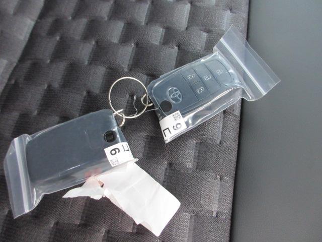 ヴォクシー ハイブリッドＳ－Ｚ　４ＷＤ　ＥＴＣ　全周囲カメラ　ナビ　ＴＶ　クリアランスソナー　オートクルーズコントロール　レーンアシスト　パークアシスト　衝突被害軽減システム　オートマチックハイビーム　ＬＥＤヘッドランプ（35枚目）