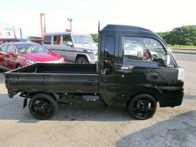 ジャンボ 4WD オートマ KeiーZone慶虎サスペンションキット 前後車高調 強化リーフ(公認済)LEDライト フォグランプ キーレス スペアキー ポテンザアルミ タイヤ 荷台マット(厚手)(5枚目)