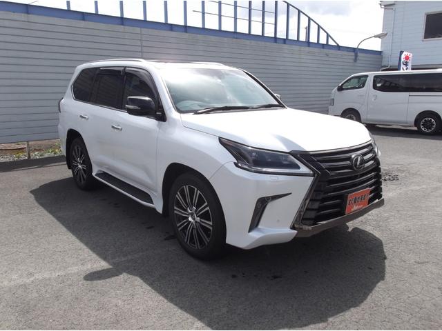 ＬＸ ＬＸ５７０ブラックシークエンス　４ＷＤ　純正ナビＴＶ　パノラミックビューモニター　プリクラッシュセーフティ　後席モニター　黒革シート　ＣＯＯＬＢＯＸ　サンルーフ　オートマチックハイビーム　３眼ＬＥＤヘッドライト　パワーバックドア（6枚目）