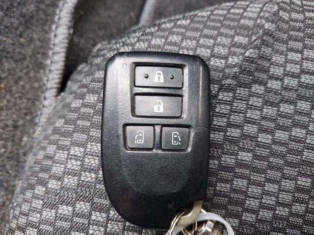 レジアスエースバン ロングスーパーＧＬ　４ＷＤ　ナビ　ＴＶ　バックカメラ　両側パワースライドドア　ＥＴＣ　ＬＥＤライト　スマートキー（13枚目）
