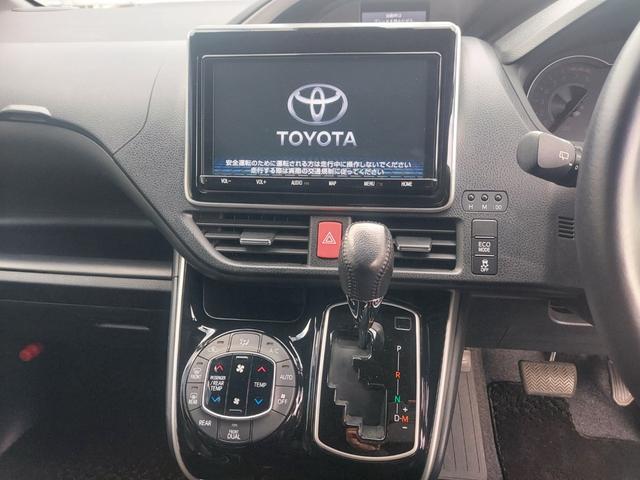 ヴォクシー ZS 煌III 4WD 純正9インチナビ TV バックカメラ フリップダウンモニター 両側パワースライドドア ビルトインETC 前後ドライブレコーダー スマートキー(10枚目)