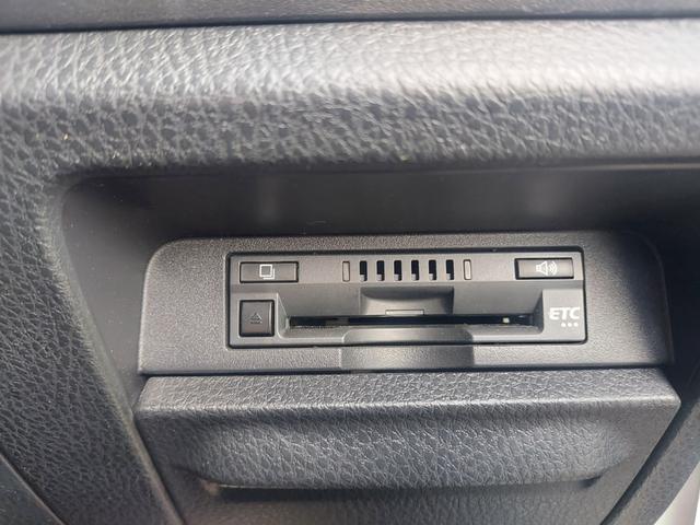 ヴォクシー ZS 煌III 4WD 純正9インチナビ TV バックカメラ フリップダウンモニター 両側パワースライドドア ビルトインETC 前後ドライブレコーダー スマートキー(13枚目)