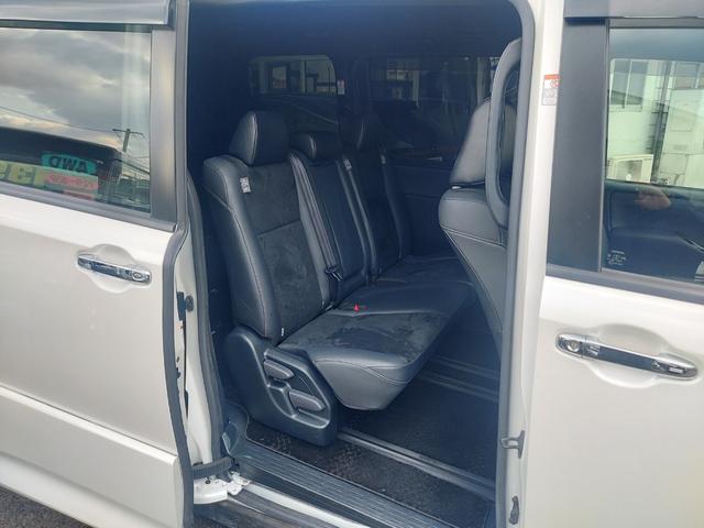 ヴォクシー ZS 煌III 4WD 純正9インチナビ TV バックカメラ フリップダウンモニター 両側パワースライドドア ビルトインETC 前後ドライブレコーダー スマートキー(18枚目)