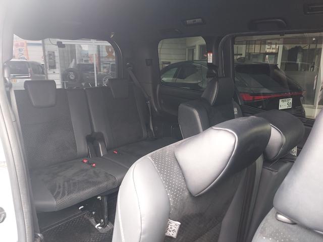 ヴォクシー ZS 煌III 4WD 純正9インチナビ TV バックカメラ フリップダウンモニター 両側パワースライドドア ビルトインETC 前後ドライブレコーダー スマートキー(20枚目)