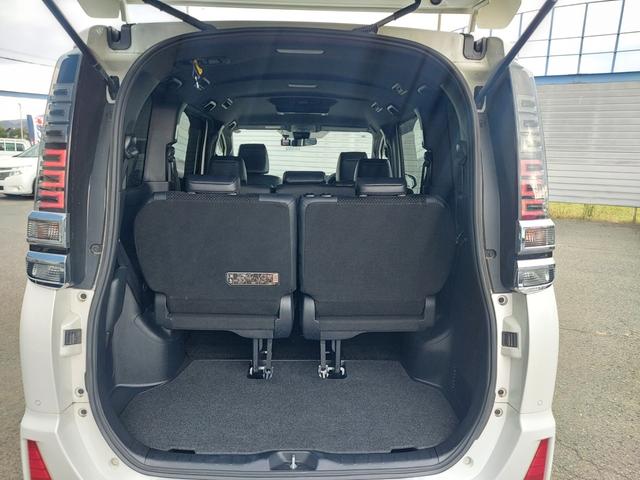 ヴォクシー ZS 煌III 4WD 純正9インチナビ TV バックカメラ フリップダウンモニター 両側パワースライドドア ビルトインETC 前後ドライブレコーダー スマートキー(22枚目)
