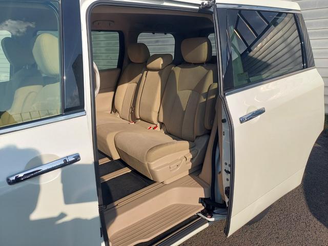 エルグランド ２５０ＸＧ　４ＷＤ　ナビ　ＴＶ　アラウンドビュー　パワースライドドア　ビルトインＥＴＣ　インテリジェントキー（17枚目）