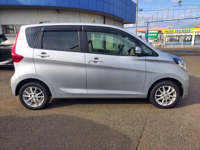 デイズ Ｘ　４ＷＤ　ナビ　ＴＶ　アラウンドビュー　シートヒーター　スマートキー（4枚目）