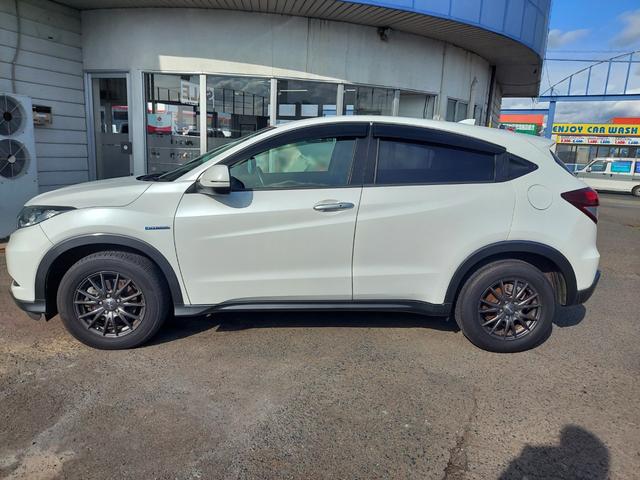 ヴェゼル ハイブリッドＸ　４ＷＤ　ナビ　ＴＶ　バックカメラ　ＬＥＤライト　スマートキー（5枚目）