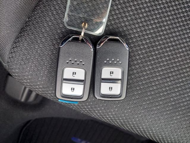 ヴェゼル ハイブリッドＸ　４ＷＤ　ナビ　ＴＶ　バックカメラ　ＬＥＤライト　スマートキー（16枚目）