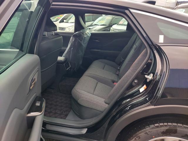 クラウンクロスオーバー G 4WD ワンオーナー 12.3インチナビ TV パノラミックビューモニター パワーバックドア 運転支援システム 電動リアゲート LEDヘッドライト ETC2.0 スマートキー(22枚目)